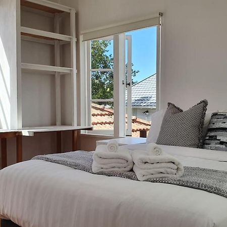 Bright And Modern Oasis In Kingsland Villa Оукланд Екстериор снимка
