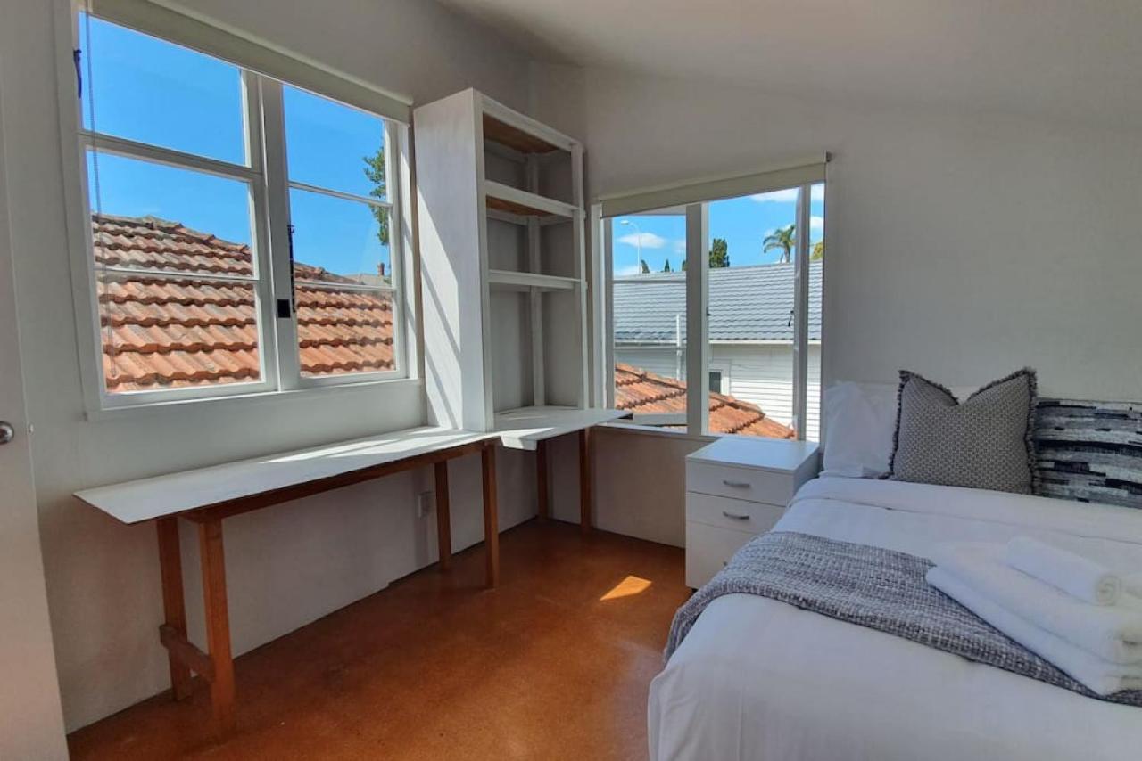 Bright And Modern Oasis In Kingsland Villa Оукланд Екстериор снимка