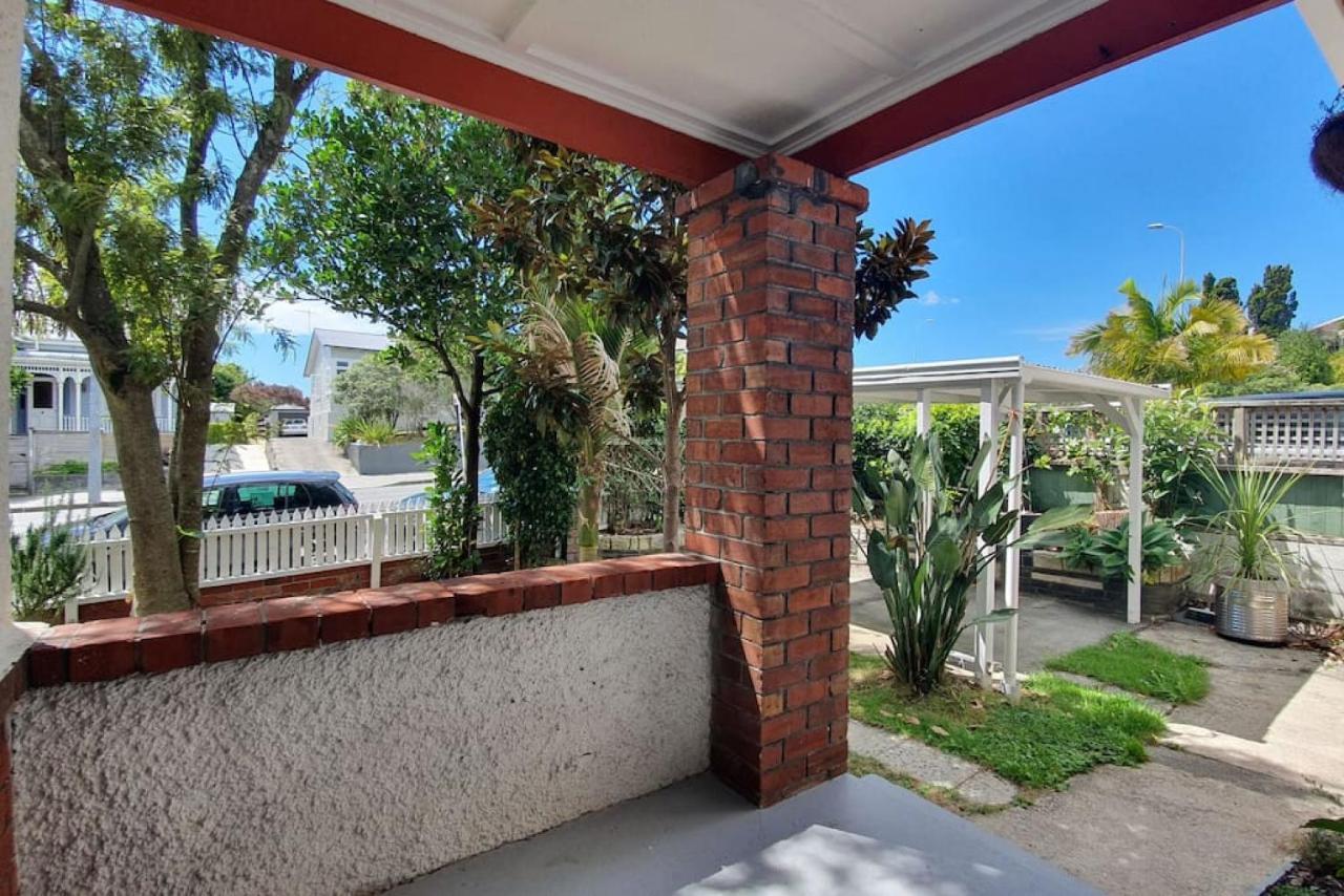 Bright And Modern Oasis In Kingsland Villa Оукланд Екстериор снимка