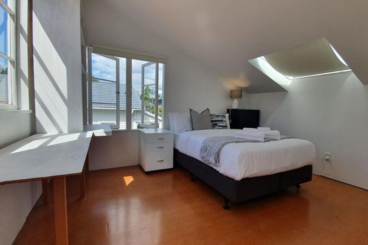 Bright And Modern Oasis In Kingsland Villa Оукланд Екстериор снимка