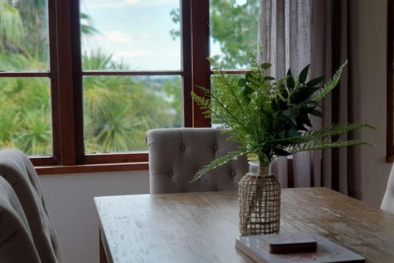 Bright And Modern Oasis In Kingsland Villa Оукланд Екстериор снимка
