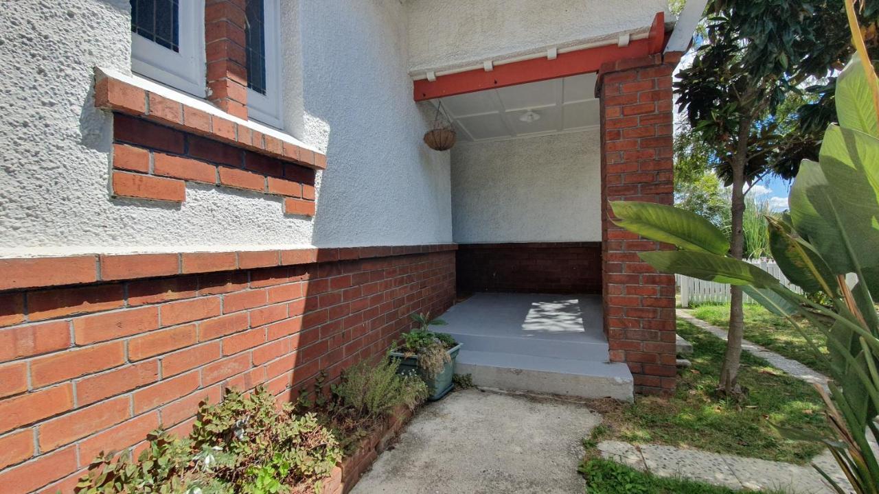Bright And Modern Oasis In Kingsland Villa Оукланд Екстериор снимка